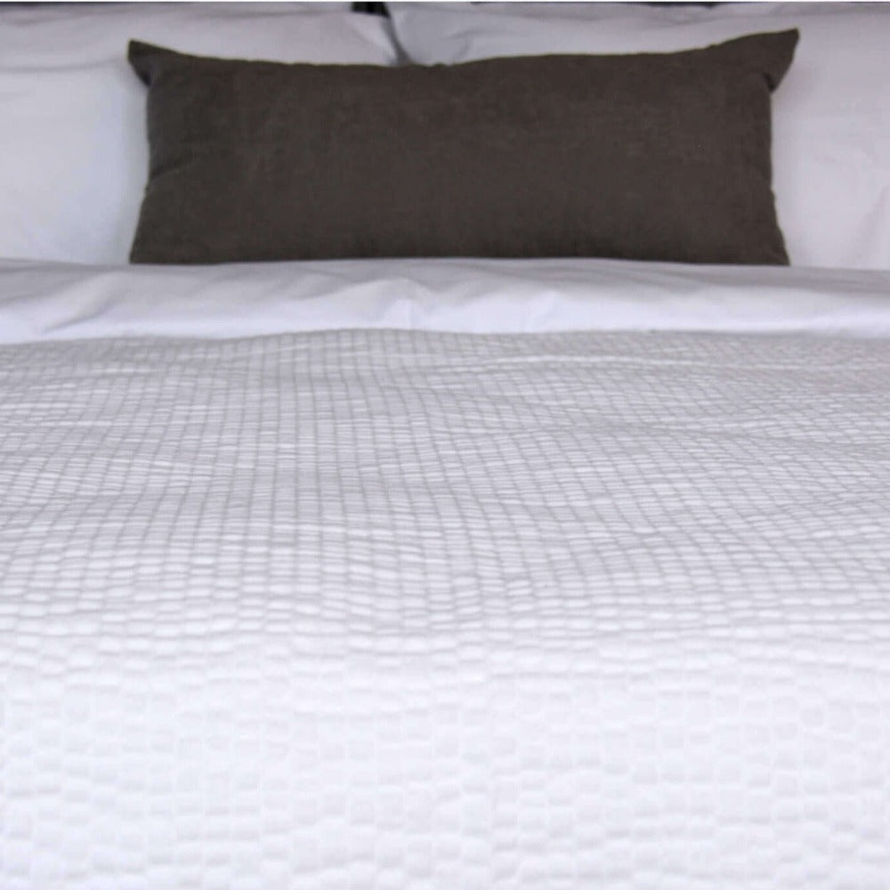 Bubble Pattern Cumulus Decorative Top Sheet
