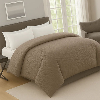 Driftwood crinkle prewash duvet on a modern bed with white pillows for a fresh, simple and comfortable bedroom appearance.