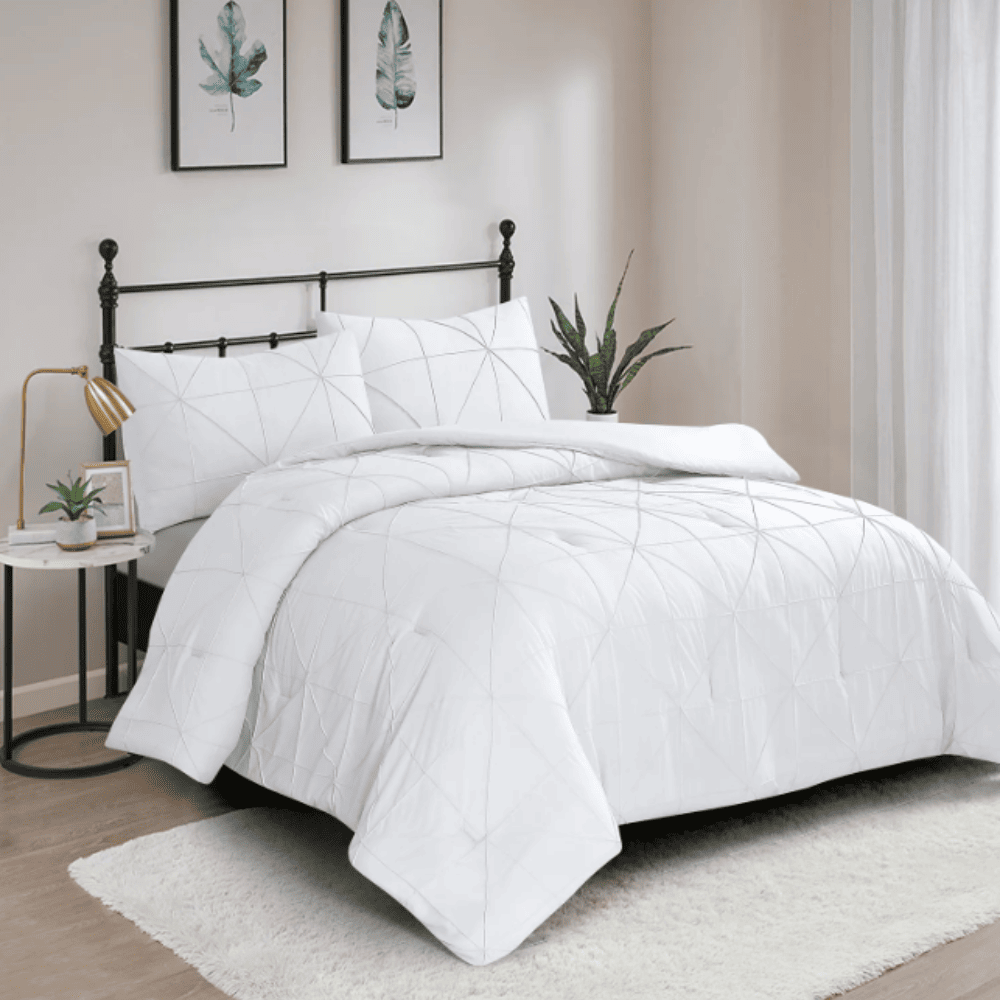 3 Piece Pintuck Comforter Set - Vacuum Pack - white King-size decorative blanket on sale, combining orthopedic support and multi-coloured patterns for stylish and functional comfort