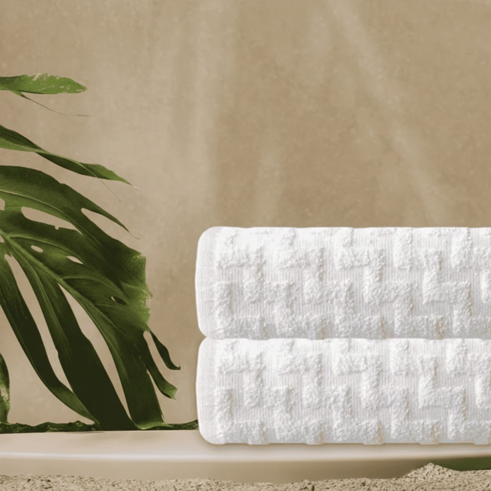 Lightweight cotton-blend bath towel displayed neatly, highlighting a smooth surface and fast-drying performance