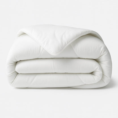 Premium 250TC cotton-shell duvet with balanced hypoallergenic loft, designed for upscale hotels and high-turnover hospitality use