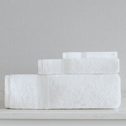 Luxurious Turkish Towel Series white hotel towel set crafted from soft Turkish cotton, perfect for resorts and spas.