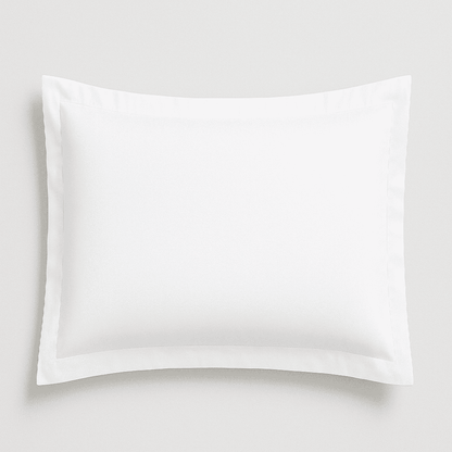 White pillowcase in microfiber, perfect for hotels and hospitality use.