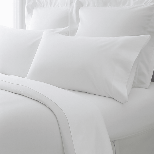 White pillowcase in microfiber. Perfect for hotels and hospitality use.
