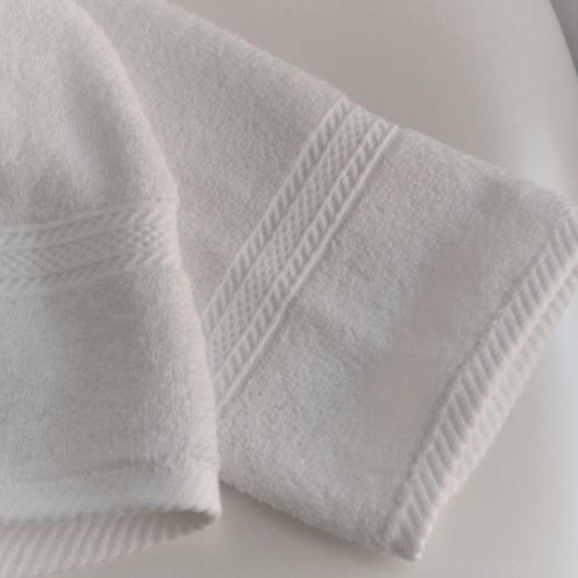 Deluxe Hand Towel (16x30")