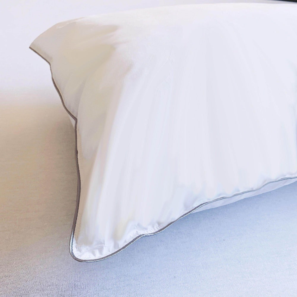 Luxury Hotel feather down Pillow Cooling feather pillow with soft yet durable filling, designed to provide hotel-quality comfort and an eco-friendly sleep experience